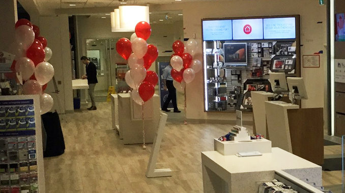 Canada Post Opens New Retail Concept Store Just In Time For Holiday Online Shoppers
